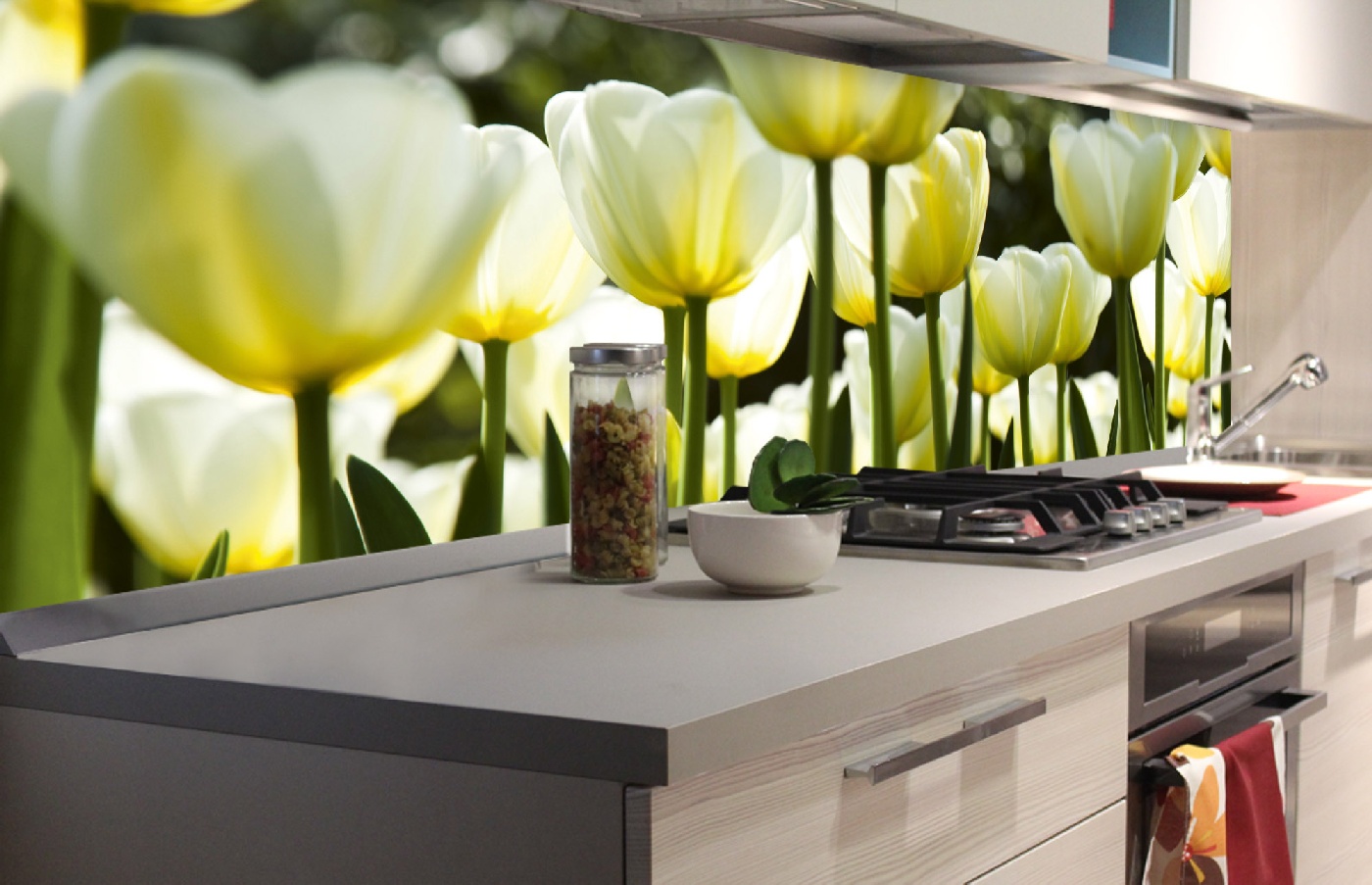 Küchenrückwand Folie - Weiße Tulpen 180 x 60 cm